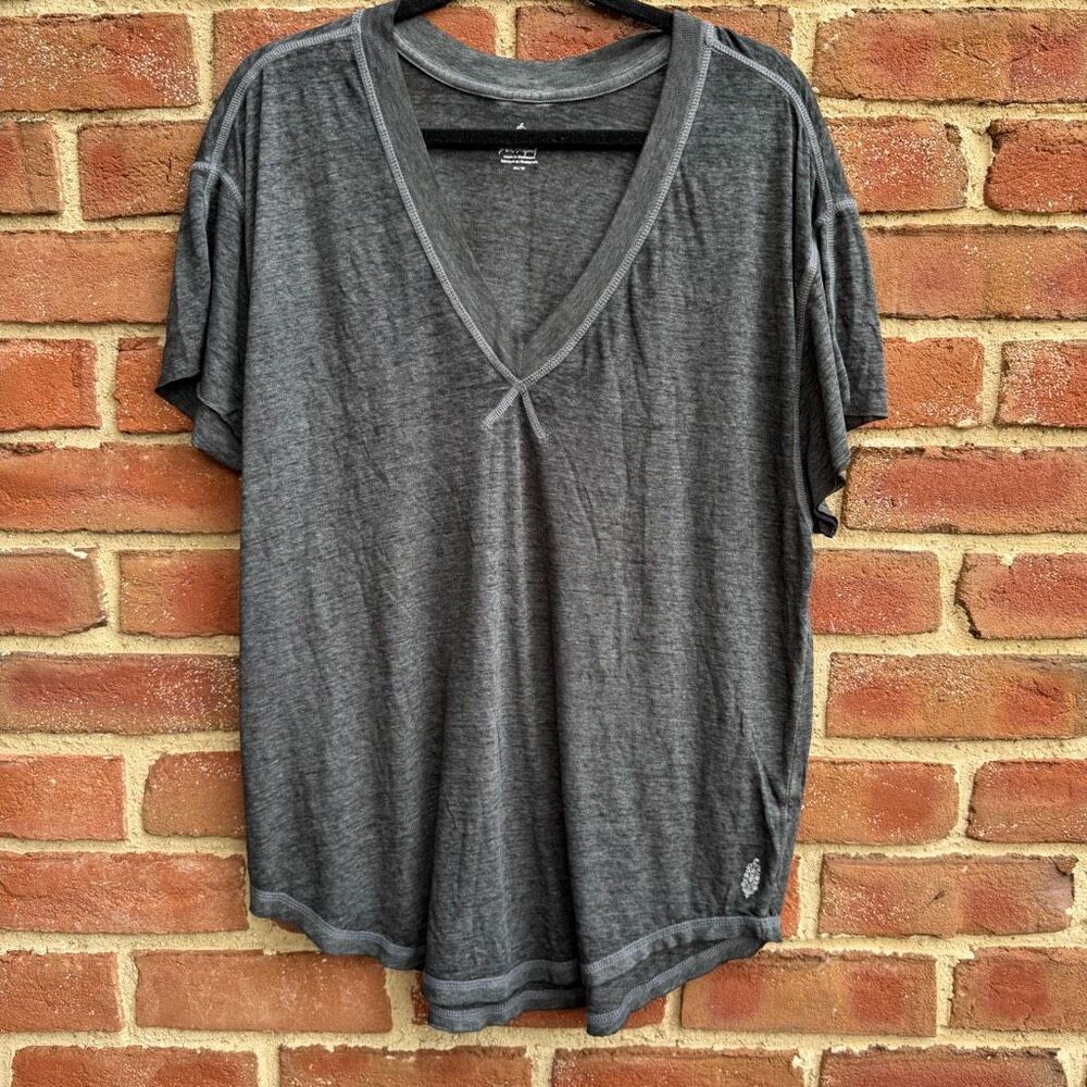 Free People FP Movement Women's Talk Tough V-Neck black gray T-Shirt S NEW